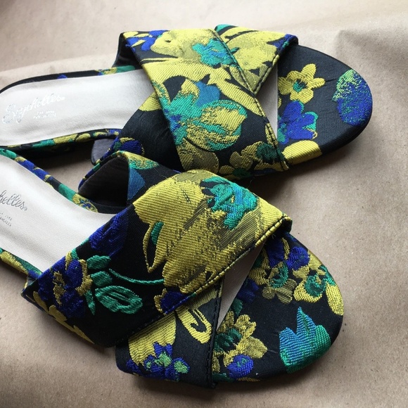 Anthropologie Seychelles Floral Brocade Sandals 7 - Picture 4 of 8